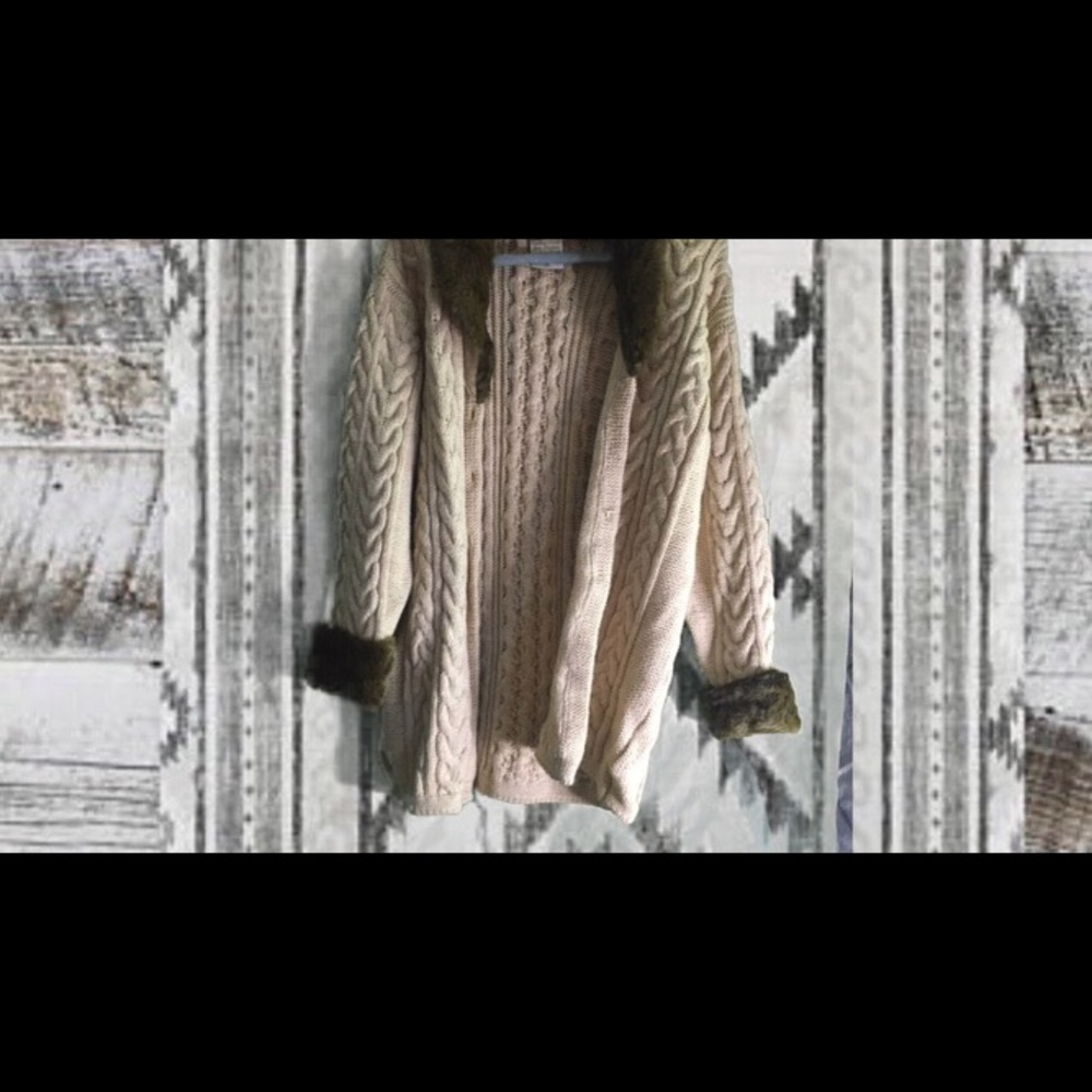 100% wool faux fur trim cardigan